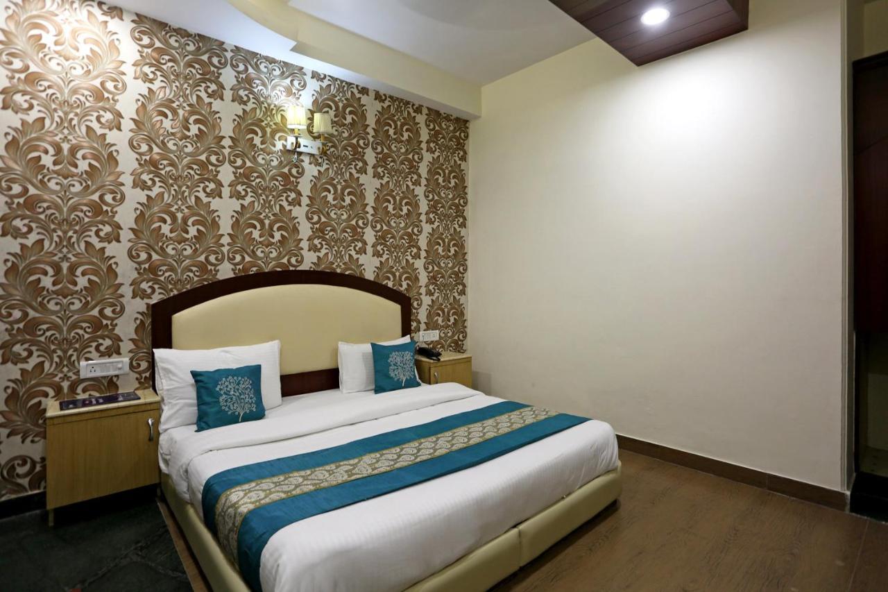 Oyo Hotel Asko International Near Gurudwara Shri Bangla Sahib Nueva Delhi Exterior foto
