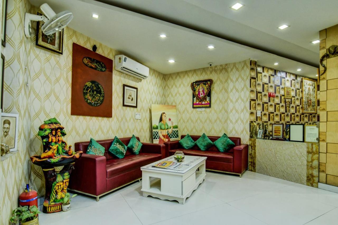 Oyo Hotel Asko International Near Gurudwara Shri Bangla Sahib Nueva Delhi Exterior foto