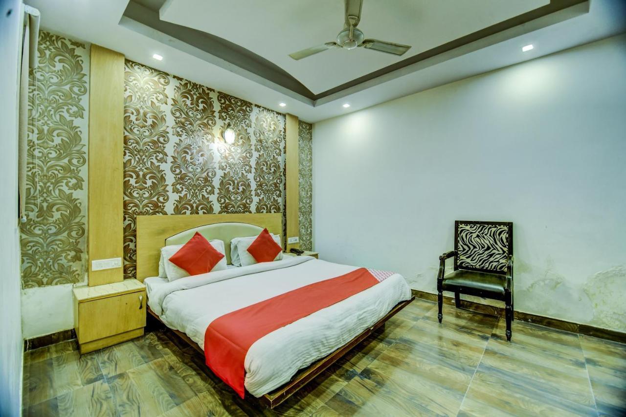 Oyo Hotel Asko International Near Gurudwara Shri Bangla Sahib Nueva Delhi Exterior foto