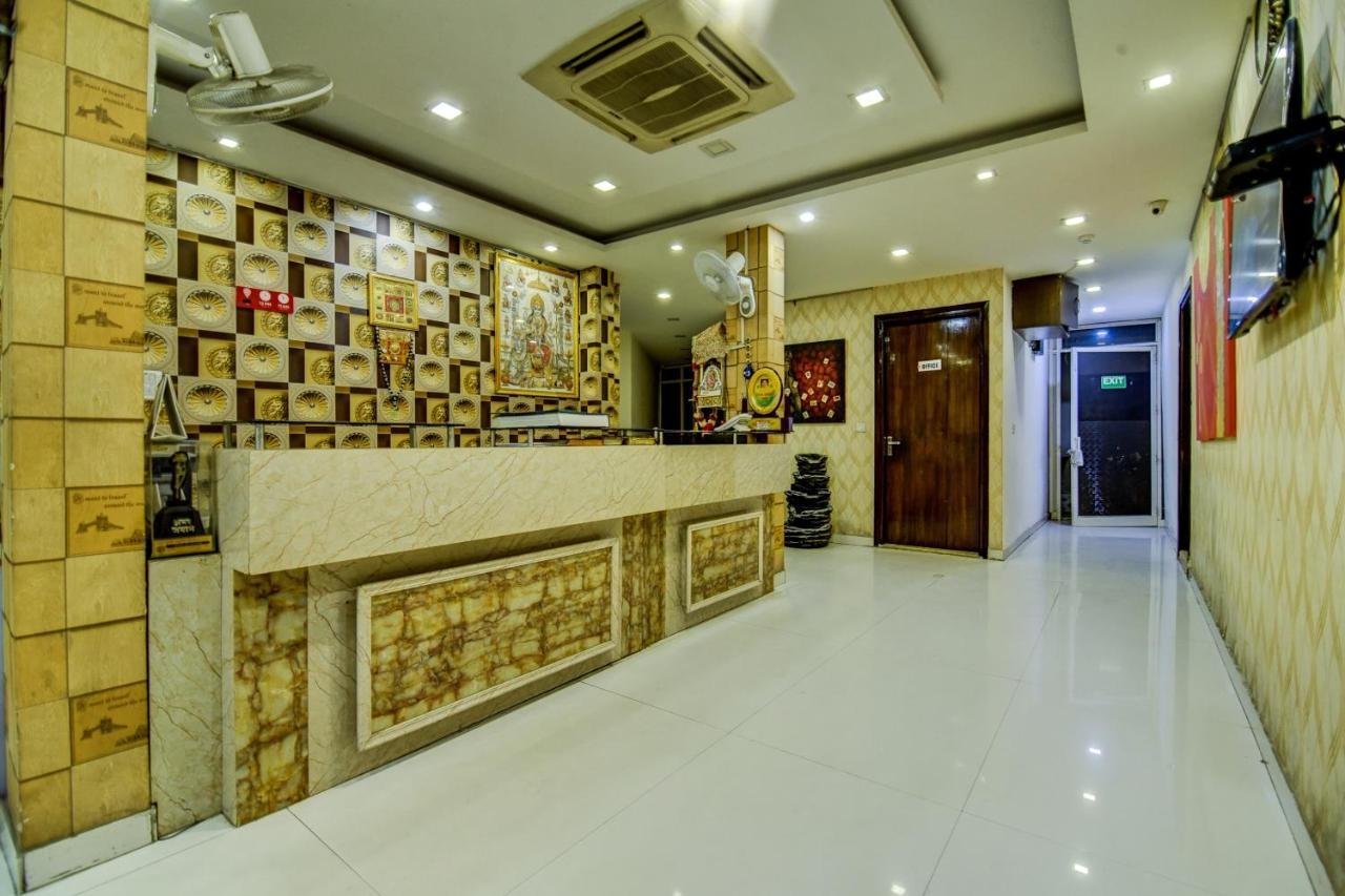 Oyo Hotel Asko International Near Gurudwara Shri Bangla Sahib Nueva Delhi Exterior foto